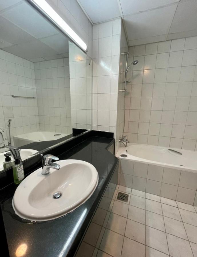 Expo Backpackers Hostel ดูไบ ภายนอก รูปภาพ